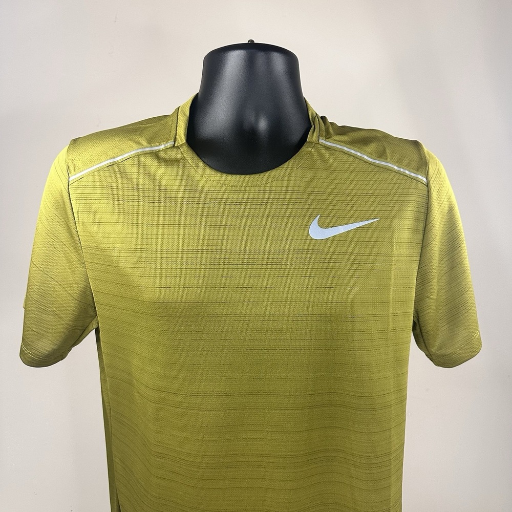 Nike‎ Mens Miler Short Sleeve Reflective Running Top Green Small AJ7565-307 $35